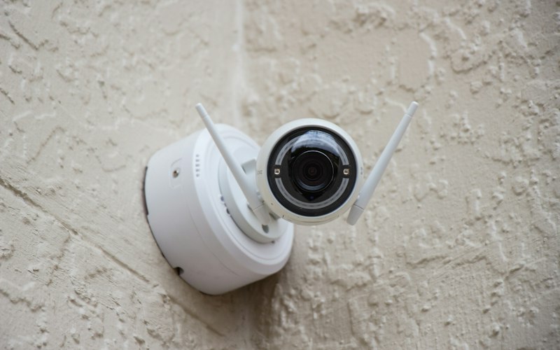 CCTV & Keamanan - Sistem Keamanan Profesional